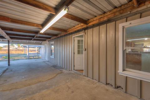 597 W Prosperity, Tulare, CA 93274 photo 8