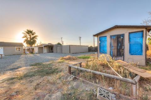 597 W Prosperity, Tulare, CA 93274 photo 4