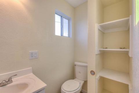 597 W Prosperity, Tulare, CA 93274 photo 24