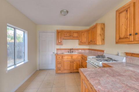 597 W Prosperity, Tulare, CA 93274 photo 36