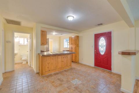 597 W Prosperity, Tulare, CA 93274 photo 9