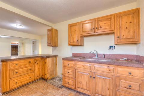 597 W Prosperity, Tulare, CA 93274 photo 11