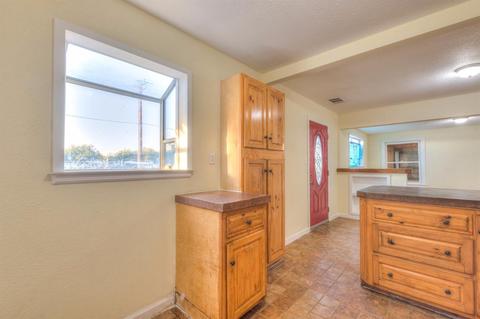 597 W Prosperity, Tulare, CA 93274 photo 12