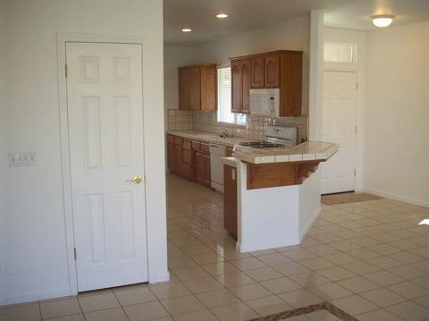 1666 Castle Way, Lemoore, CA 93245 photo 14