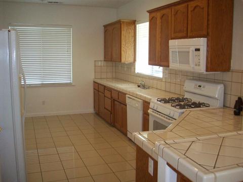 1666 Castle Way, Lemoore, CA 93245 photo 36