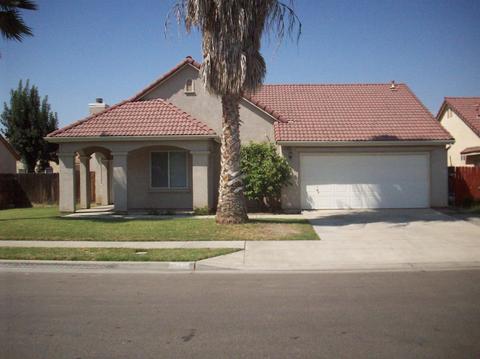 1666 Castle Way, Lemoore, CA 93245 photo 1