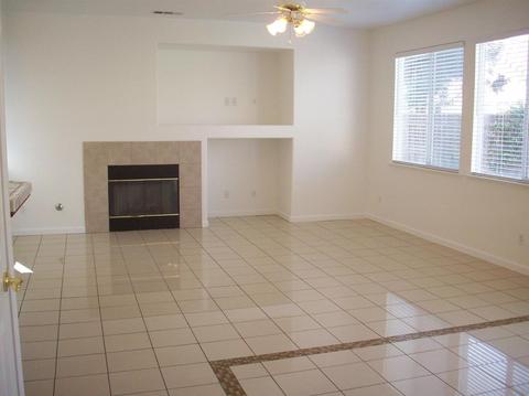 1666 Castle Way, Lemoore, CA 93245 photo 32
