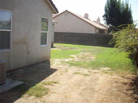 1666 Castle Way, Lemoore, CA 93245 photo 4