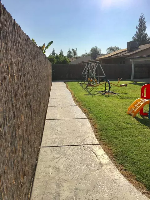215 E Robin Ave, Visalia, CA 93291 photo 37