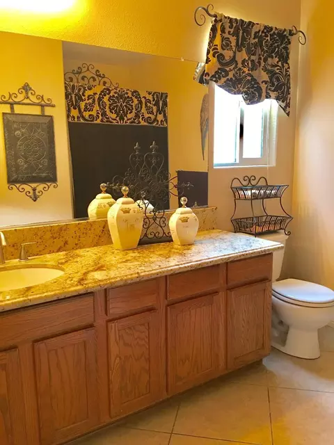 215 E Robin Ave, Visalia, CA 93291 photo 26