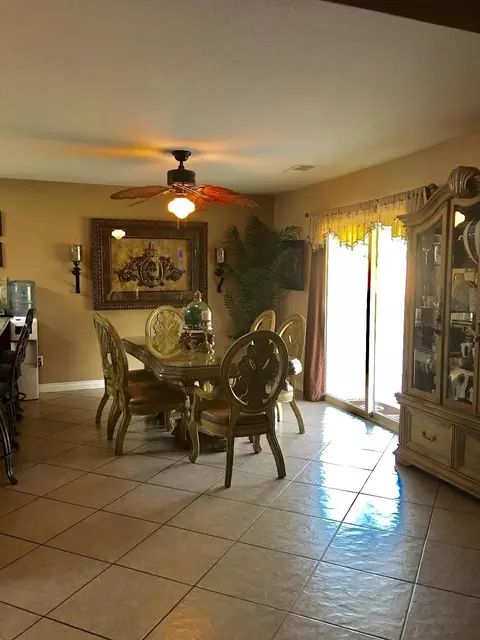 215 E Robin Ave, Visalia, CA 93291 photo 13