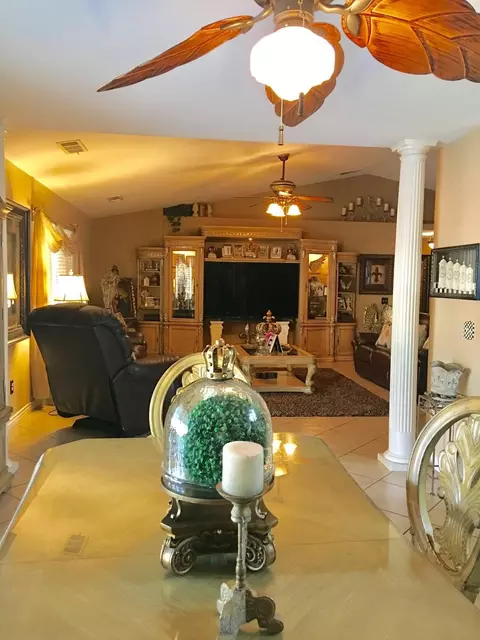 215 E Robin Ave, Visalia, CA 93291 photo 12
