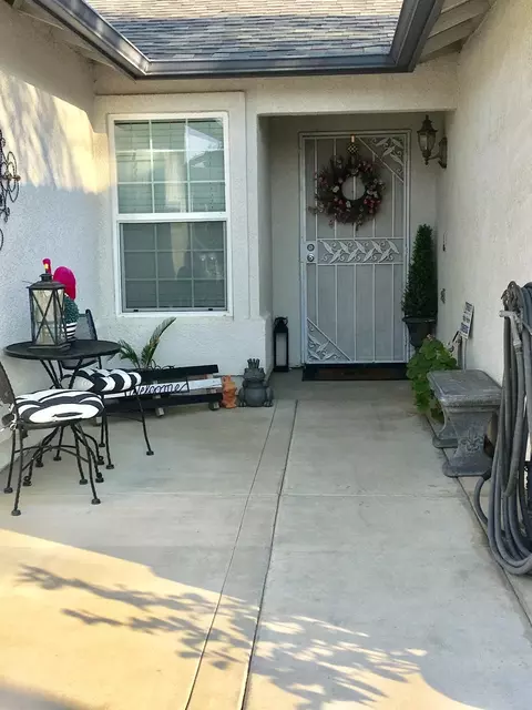 215 E Robin Ave, Visalia, CA 93291 photo 5