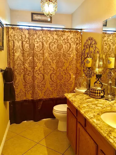 215 E Robin Ave, Visalia, CA 93291 photo 19