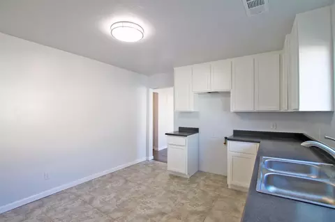 415 E Race Ave, Visalia, CA 93291 photo 22