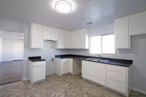 415 E Race Ave, Visalia, CA 93291 photo 21