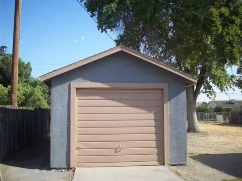 1504 E Sonora Ave, Tulare, CA 93274 photo 18