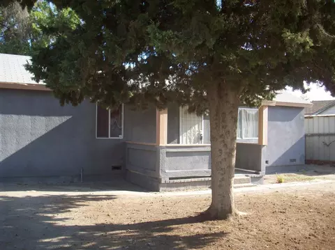 1504 E Sonora Ave, Tulare, CA 93274 photo 2