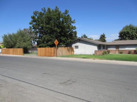 1380 E Carol Ave, Pixley, CA 93256 photo 3