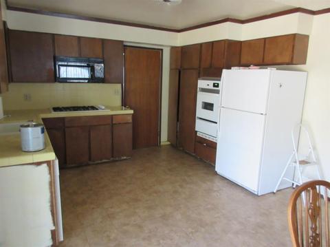 1380 E Carol Ave, Pixley, CA 93256 photo 9