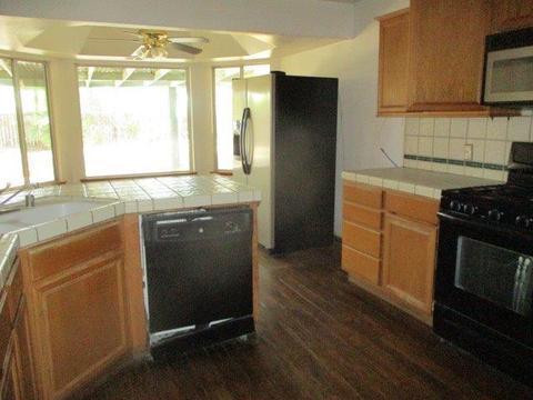 1426 E Vine Ct, Visalia, CA 93292 photo 10