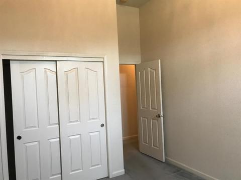 1984 E Bridger Ave, Tulare, CA 93274 photo 9