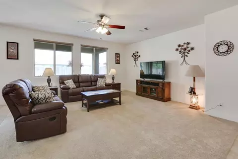 183 Hampton St, Tulare, CA 93274 photo 5