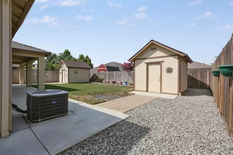 183 Hampton St, Tulare, CA 93274 photo 19