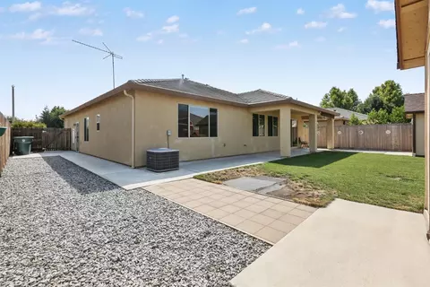 183 Hampton St, Tulare, CA 93274 photo 17
