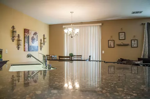 1136 Veronica Ave, Dinuba, CA 93618 photo 8