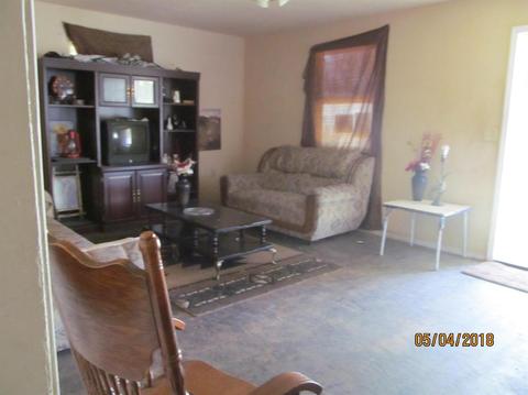 605 E Roosevelt Ave, Visalia, CA 93292 photo 4