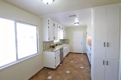 128 Bryant Ct, Exeter, CA 93221 photo 11