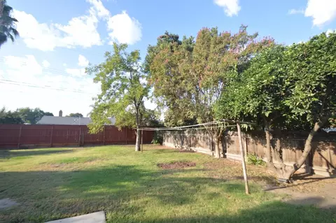 825 E Kaweah Ave, Visalia, CA 93292 photo 23