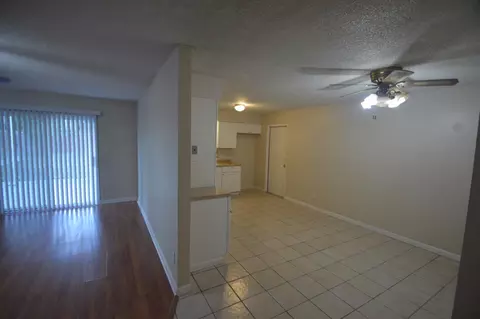 825 E Kaweah Ave, Visalia, CA 93292 photo 7