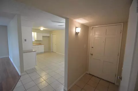 825 E Kaweah Ave, Visalia, CA 93292 photo 5