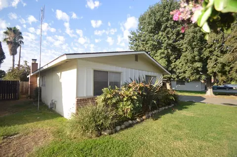825 E Kaweah Ave, Visalia, CA 93292 photo 2