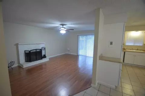 825 E Kaweah Ave, Visalia, CA 93292 photo 6