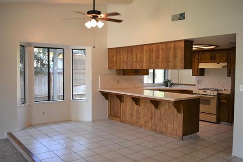 1134 E Rose Ct, Visalia, CA 93292 photo 7