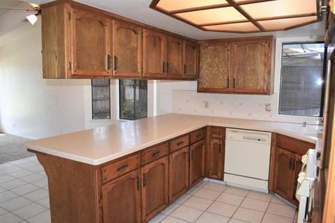 1134 E Rose Ct, Visalia, CA 93292 photo 10