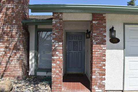 1134 E Rose Ct, Visalia, CA 93292 photo 3