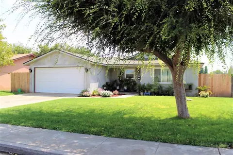 1984 E Park Way, Dinuba, CA 93618 photo 3
