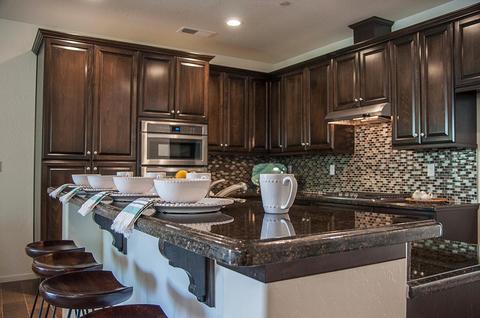 313 S Wind Ct, Visalia, CA 93292 photo 10