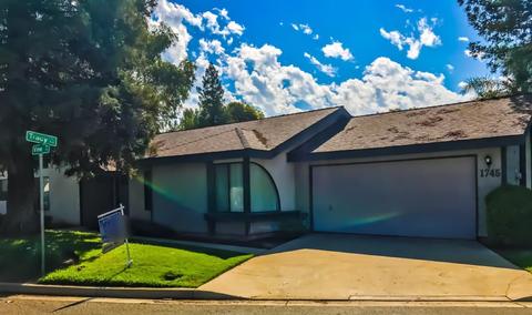 1745 E Vine Ct, Visalia, CA 93292 photo 2