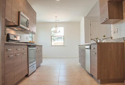 352 S Wind Ct, Visalia, CA 93292 photo 12