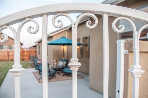 352 S Wind Ct, Visalia, CA 93292 photo 3