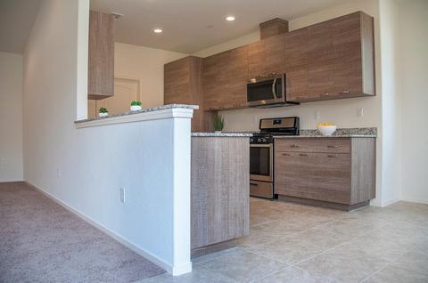 352 S Wind Ct, Visalia, CA 93292 photo 11
