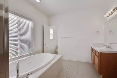 1107 Prosperity Dr, Lemoore, CA 93245 photo 22