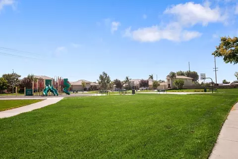 1107 Prosperity Dr, Lemoore, CA 93245 photo 34
