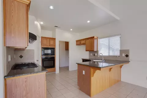1107 Prosperity Dr, Lemoore, CA 93245 photo 13
