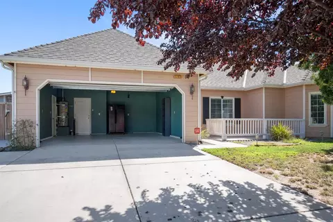1107 Prosperity Dr, Lemoore, CA 93245 photo 32